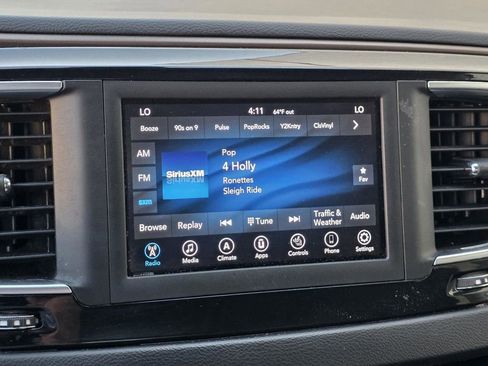 Used 2019 Chrysler Pacifica Touring-L image 20