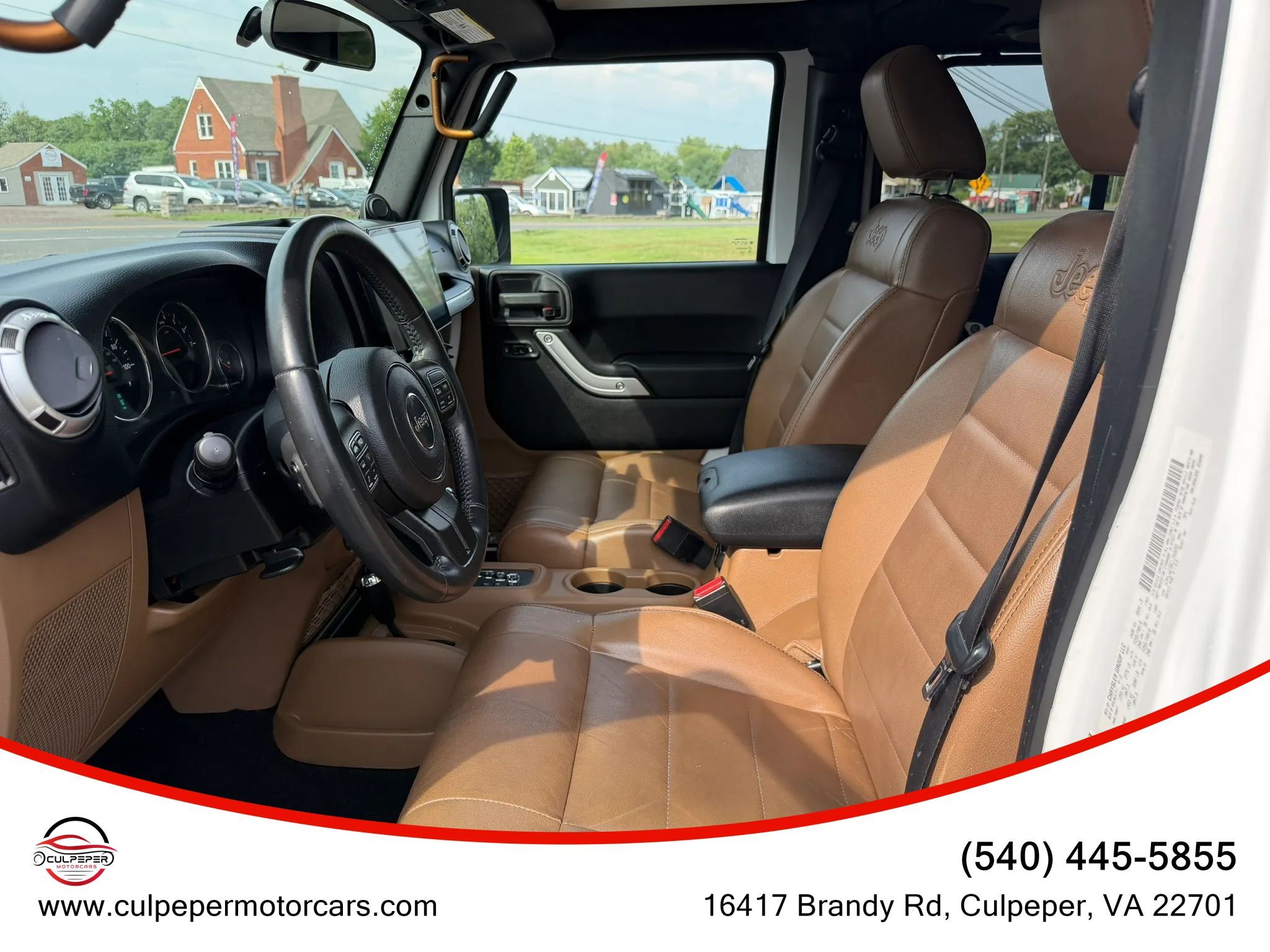 Used 2012 Jeep Wrangler Unlimited Sahara w/ Connectivity Group AWD/4WD image 7