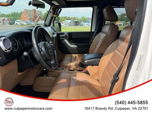 Used 2012 Jeep Wrangler Unlimited Sahara w/ Connectivity Group AWD/4WD image 7