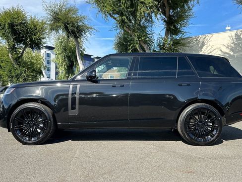 New 2026 Land Rover Range Rover Long Wheelbase SE AWD/4WD image 2
