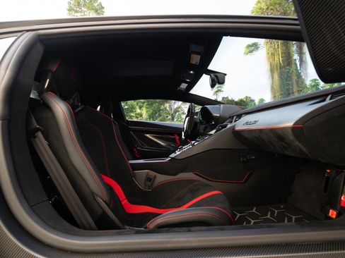 Used 2019 Lamborghini Aventador SVJ image 67
