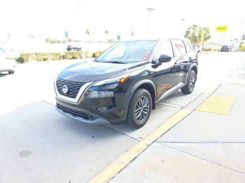 Used 2023 Nissan Rogue S image 8