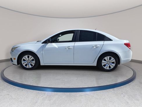 Used 2014 Chevrolet Cruze LS FWD image 9