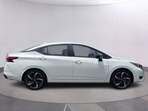 Used 2024 Nissan Versa SR FWD image 4