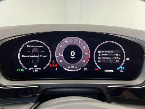 Used 2025 Porsche Cayenne Coupe image 10