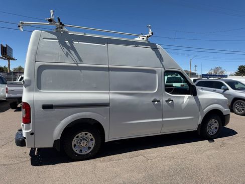 Used 2016 Nissan NV 2500 SV RWD image 10