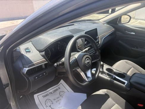Used 2025 Nissan Altima 2.5 SV FWD image 50