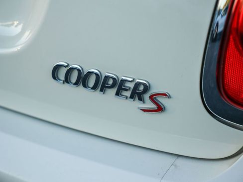 Used 2019 MINI Cooper S image 13