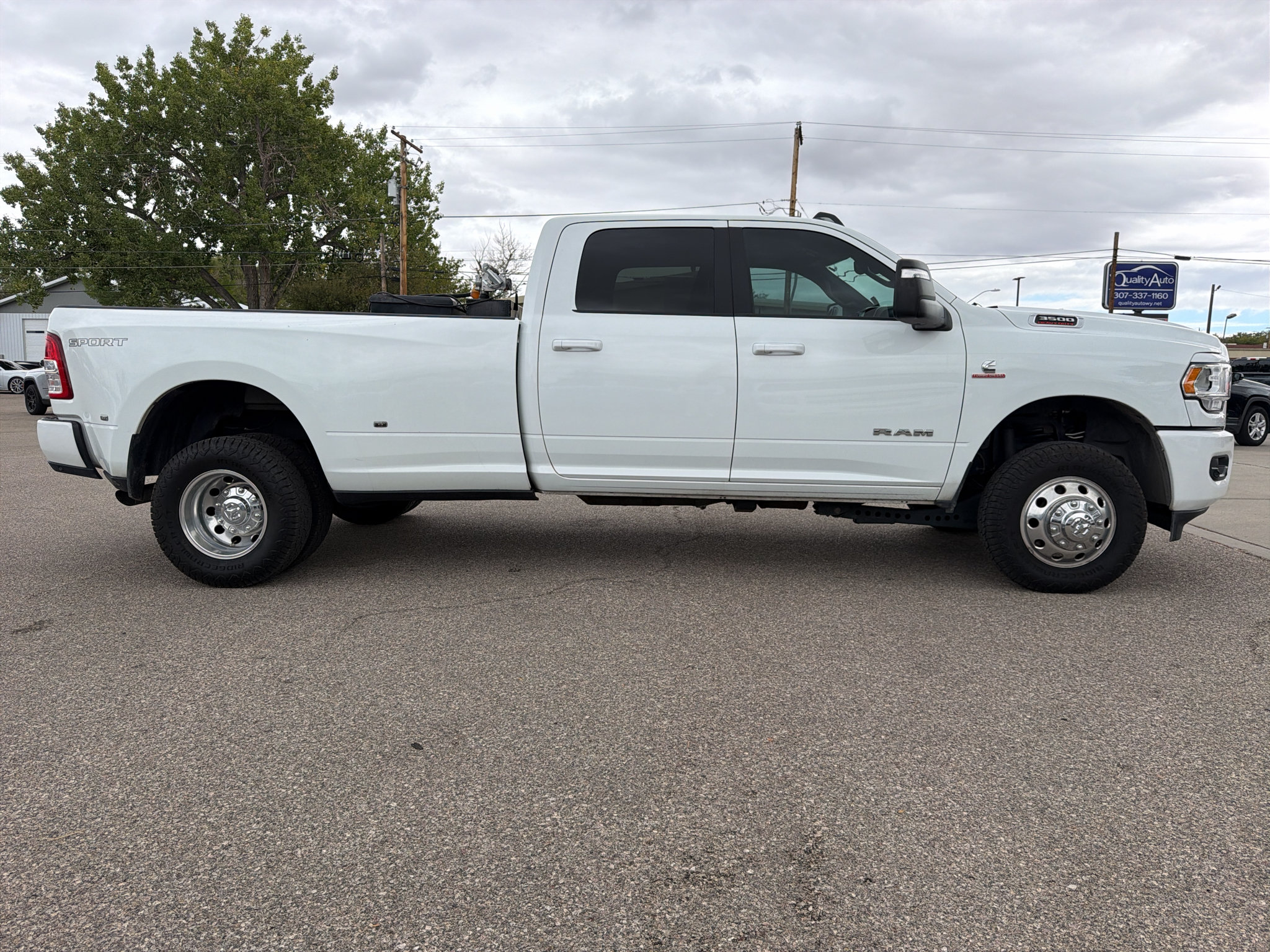 Used 2024 RAM 3500 Big Horn w/ Sport Appearance Package AWD/4WD image 39