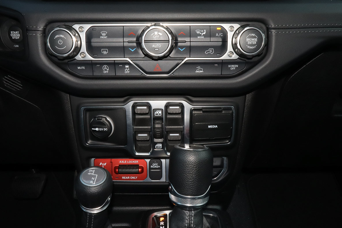 Used 2026 Jeep Gladiator Mojave AWD/4WD image 10