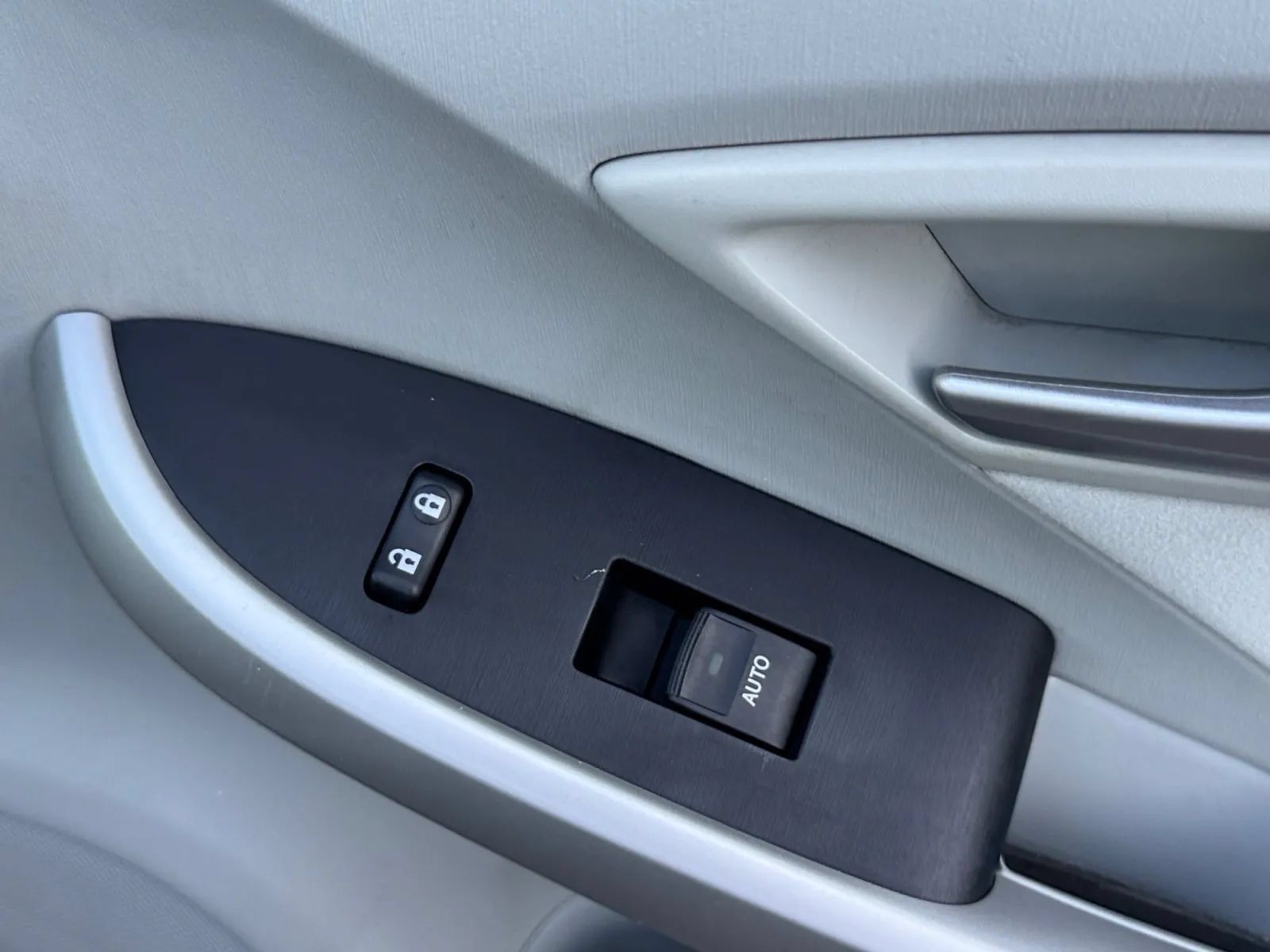 Used 2012 Toyota Prius Three FWD image 21