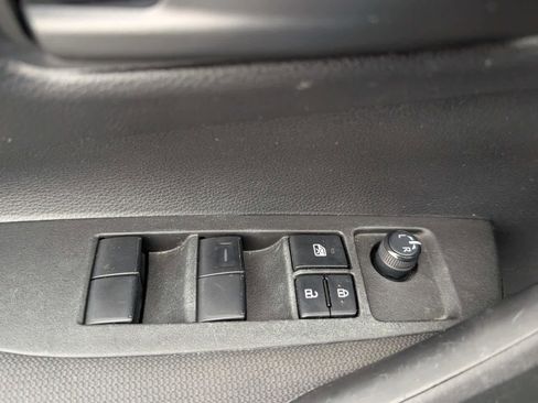 Used 2022 Toyota Corolla LE image 16