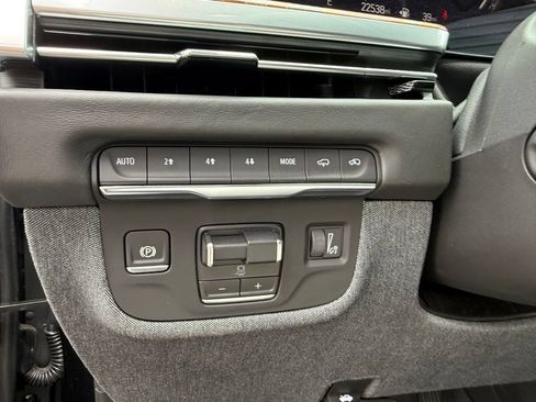 Used 2025 Cadillac Escalade Sport Platinum w/ LPO, ONYX Package AWD/4WD image 36