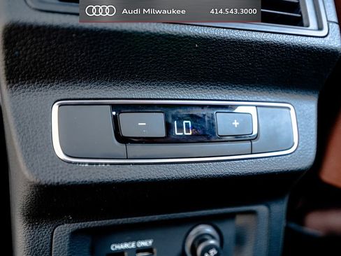 Used 2023 Audi Q5 2.0T Premium w/ Convenience Package AWD/4WD image 41