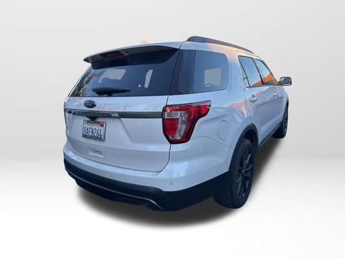 Certified 2017 Ford Explorer XLT w/ Equipment Group 202A image 4