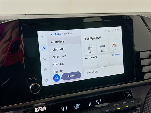 Used 2025 Toyota Camry SE image 28