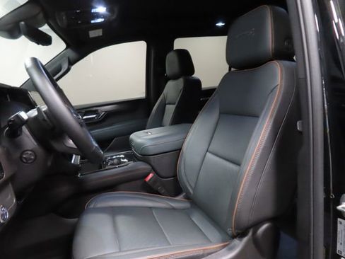 Used 2025 GMC Yukon AT4 w/ AT4 Premium Package image 18