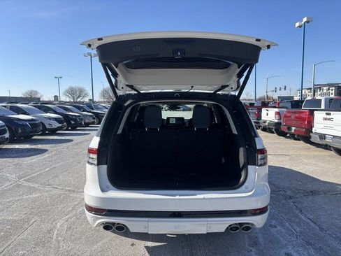 New 2026 Lincoln Aviator Premiere image 6