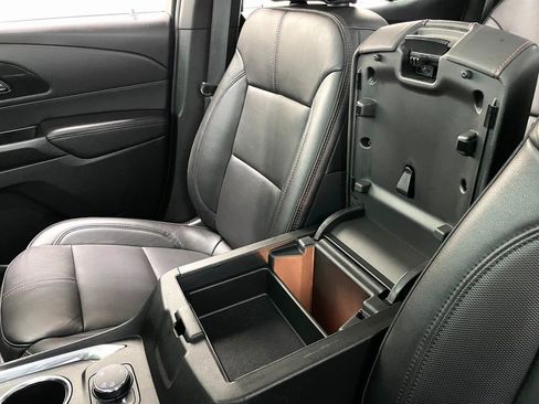 Used 2023 Chevrolet Traverse RS w/ LPO, Floor Liner Package image 34