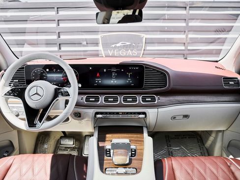 Used 2026 Mercedes-Benz Maybach GLS 600 4MATIC image 59