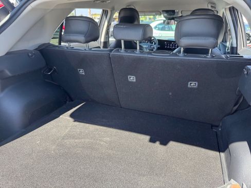Used 2025 Kia Niro Wind FWD image 16