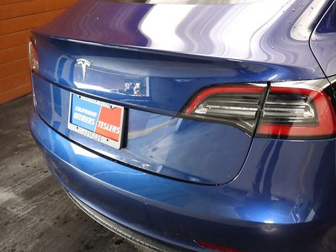 Used 2022 Tesla Model 3 image 12