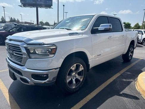 Used 2023 RAM 1500 Laramie AWD/4WD image 3