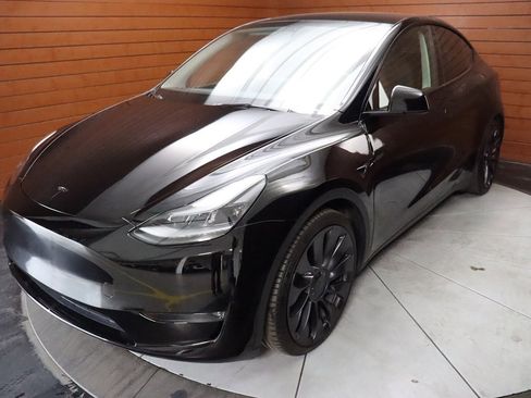 Used 2022 Tesla Model Y Performance image 4