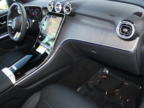 Used 2026 Mercedes-Benz GLC 300 image 34