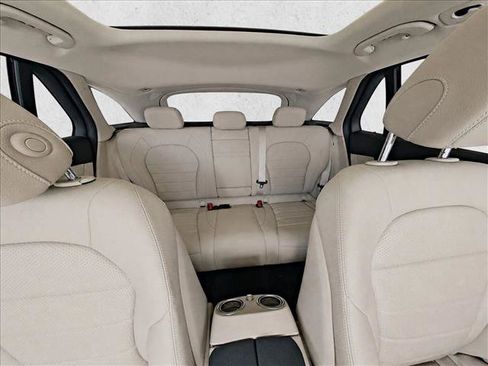 Used 2022 Mercedes-Benz GLC 300 image 19