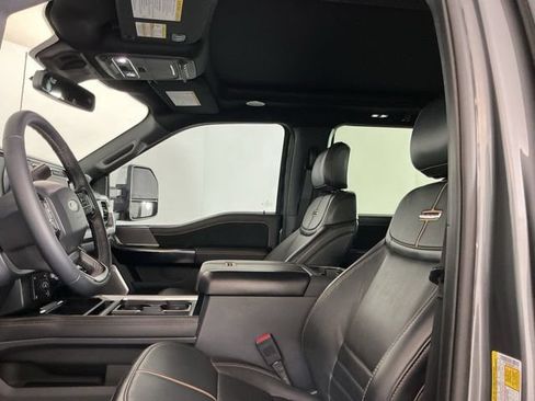 Used 2024 Ford F350 Platinum w/ Tremor Off-Road Package AWD/4WD image 19