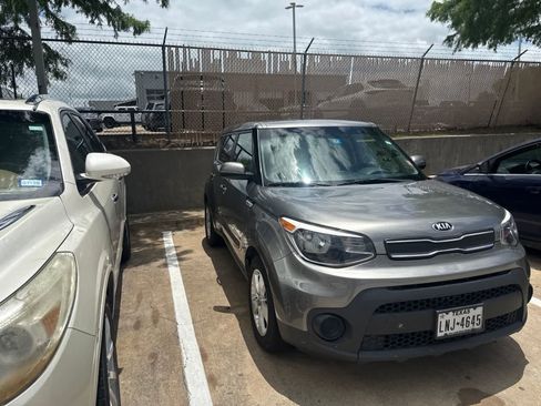 Used 2019 Kia Soul FWD image 3