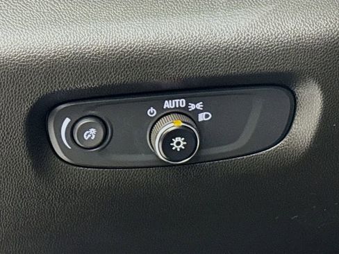 Certified 2022 Chevrolet Traverse RS image 10