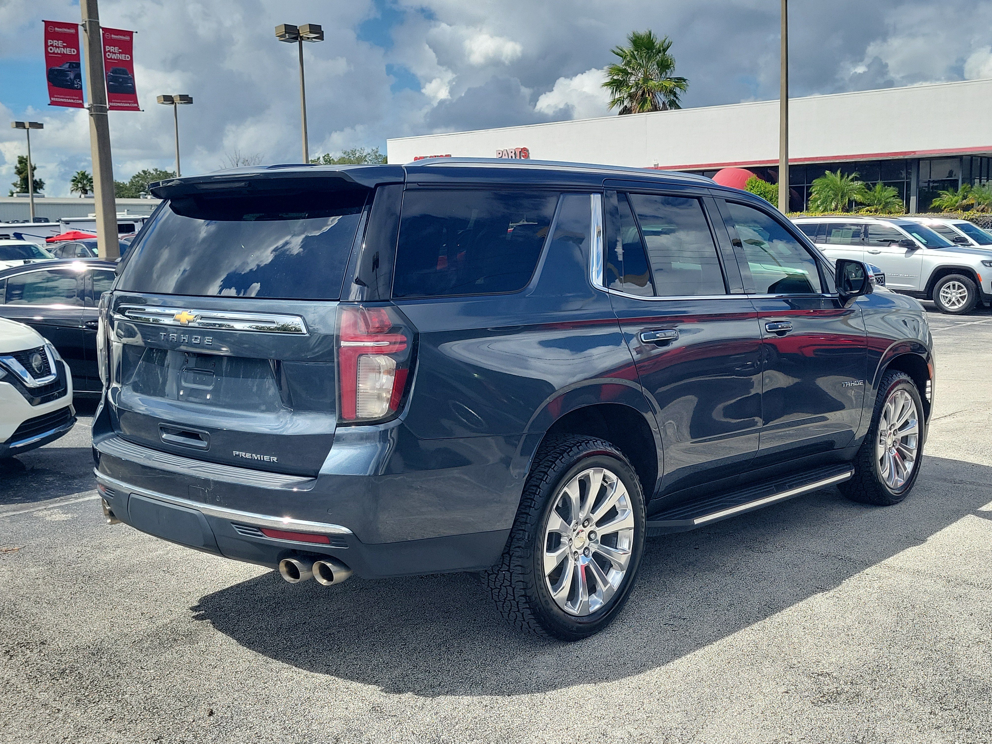 Used 2021 Chevrolet Tahoe Premier w/ Premium Package AWD/4WD image 4