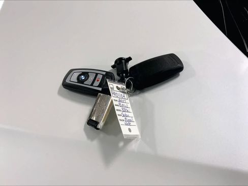 Used 2017 BMW 330i xDrive Sedan image 14