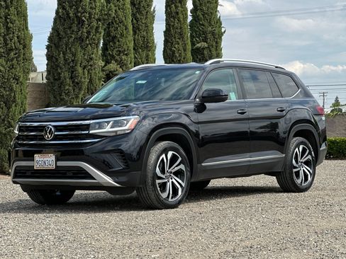 Certified 2023 Volkswagen Atlas SEL AWD/4WD image 8