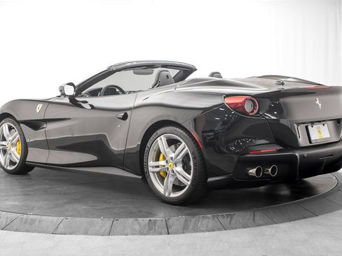 Used 2023 Ferrari Portofino M RWD image 5