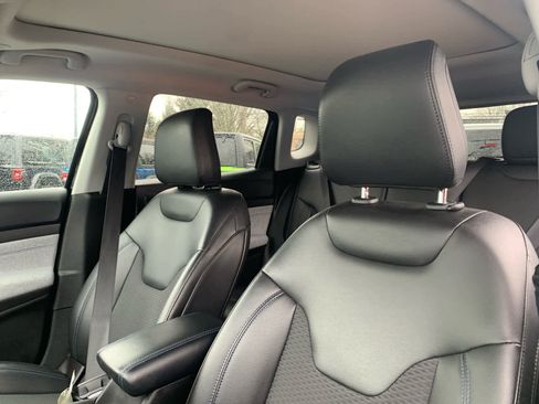 Used 2022 Jeep Compass Latitude w/ Sun and Sound Group image 13