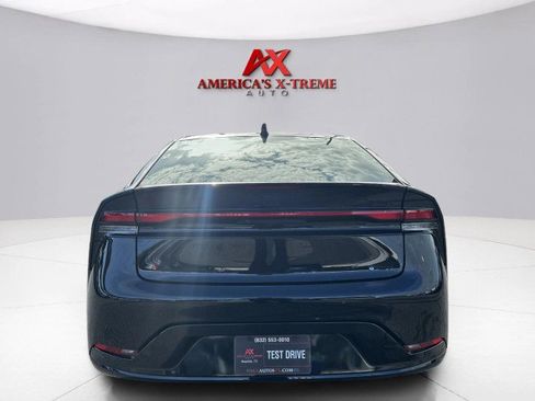 Used 2025 Toyota Prius image 4