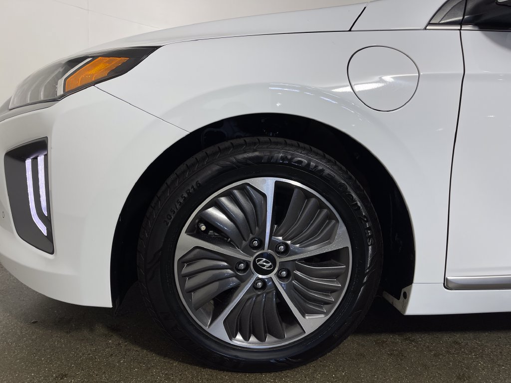Used 2022 Hyundai Ioniq Limited FWD image 11