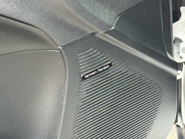 Used 2015 Dodge Challenger SRT Hellcat RWD image 19