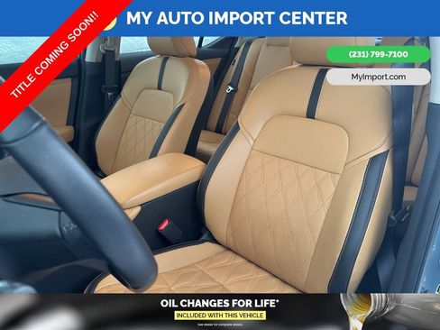 Used 2025 Nissan Sentra SV w/ SV Premium Package image 7