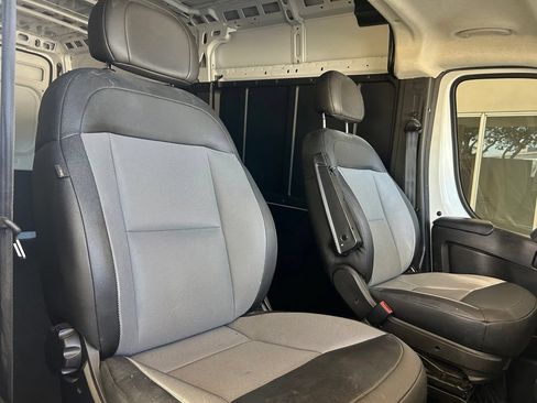 Used 2025 RAM ProMaster 2500 w/ Convenience Group FWD image 20