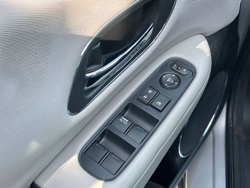 Used 2016 Honda HR-V EX image 11