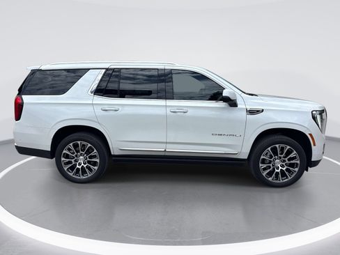 Used 2025 GMC Yukon Denali w/ Denali Reserve Package AWD/4WD image 9