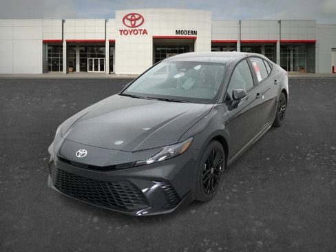 New 2026 Toyota Camry SE image 3
