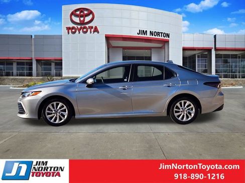 Used 2024 Toyota Camry LE image 4