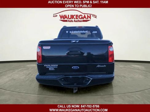 Used 2005 Ford Explorer Sport Trac XLT image 5