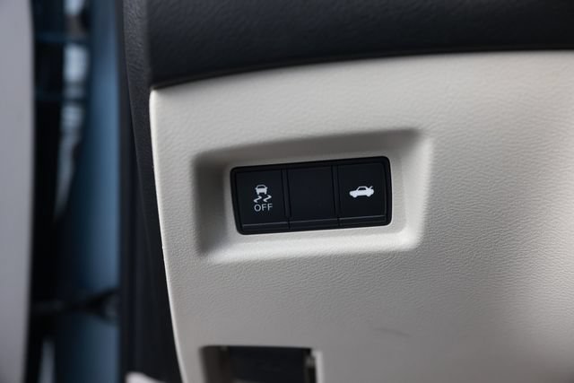 Used 2018 INFINITI Q50 Luxe w/ Cargo Package (L95) RWD image 43
