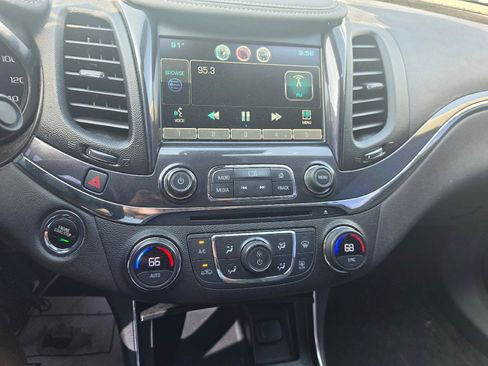 Used 2015 Chevrolet Impala LTZ FWD image 16